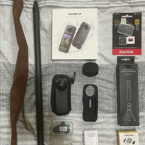 (새제품)인스타360 X4 액션캠 세트,추가 액세서리