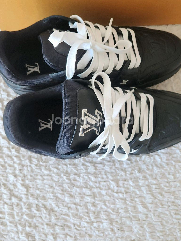 루이비통 트레이너 스니커즈--9