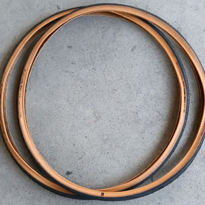 슈발베 원 700 x 25c 타이어 한대분