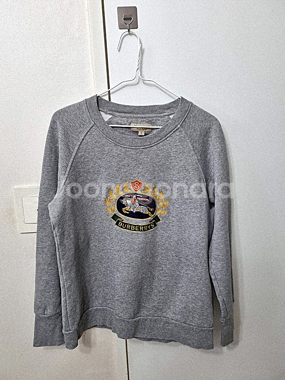 버버리 여성 맨투맨--0