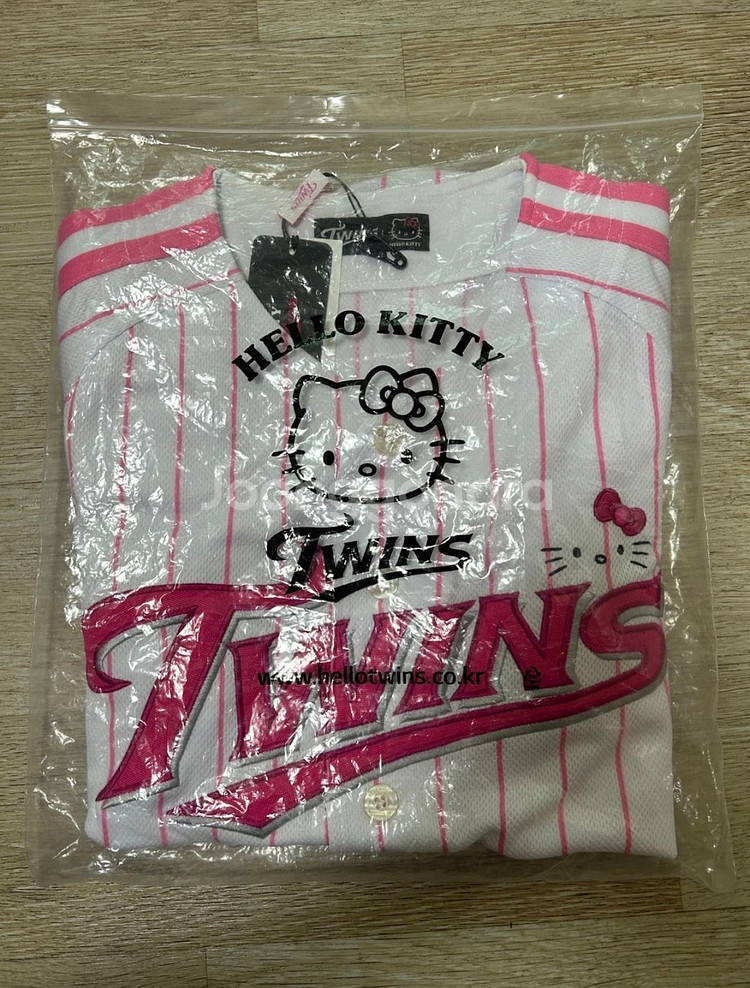 (미사용) 엘지트윈스 (구)헬로키티 유니폼 판매합니다.--0
