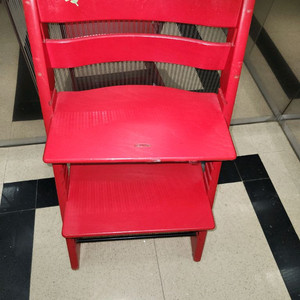 아기 체어 스토케 식탁의자입니다