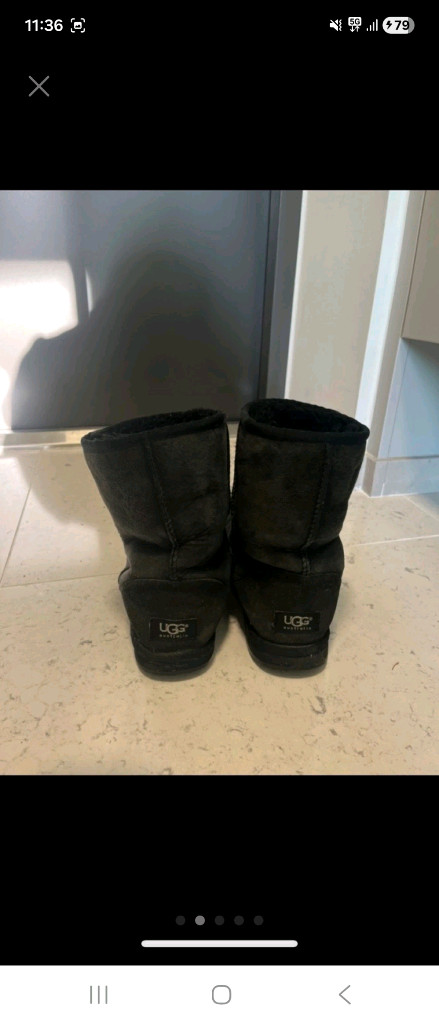 UGG 어그 블랙 240--1