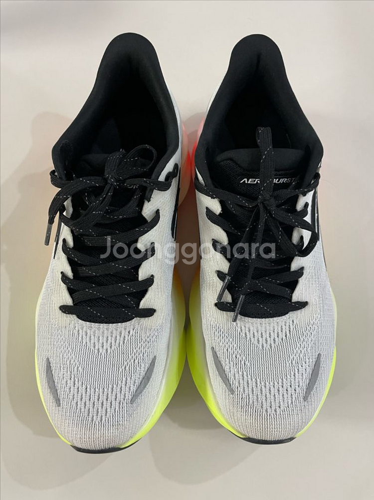 스케쳐스 에어로 버스트 러닝화 카본화 265사이즈--3