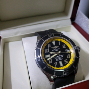 브라이틀링 슈퍼오션 다이버 시계