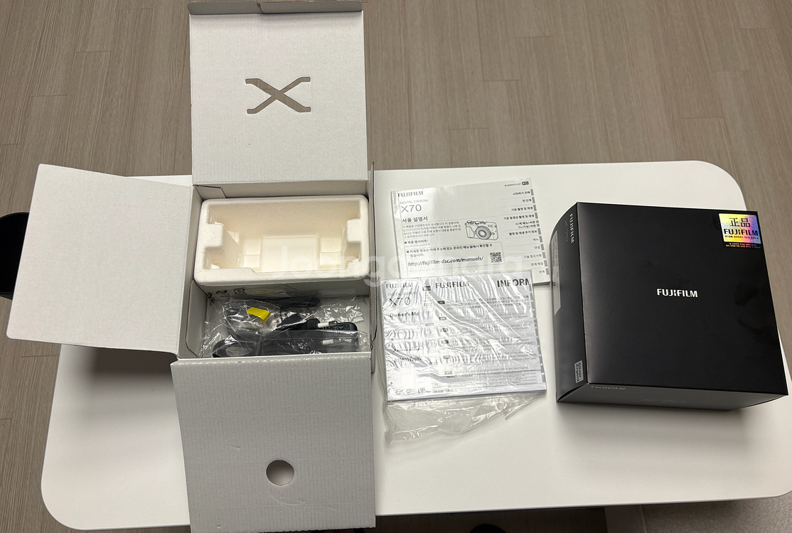 후지필름 X70 디지털 카메라 판매합니다--6