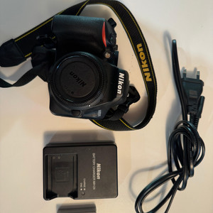 니콘 D3500 디지탈 카메라+충전기+배터리 1개 세트