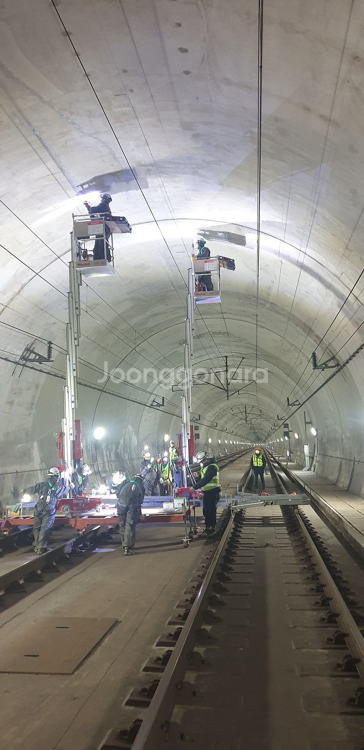 ---고소작업대 1인용, 무선 사용-----맨톨 고소작업대, DC용 베터리,12M, 직거래--3