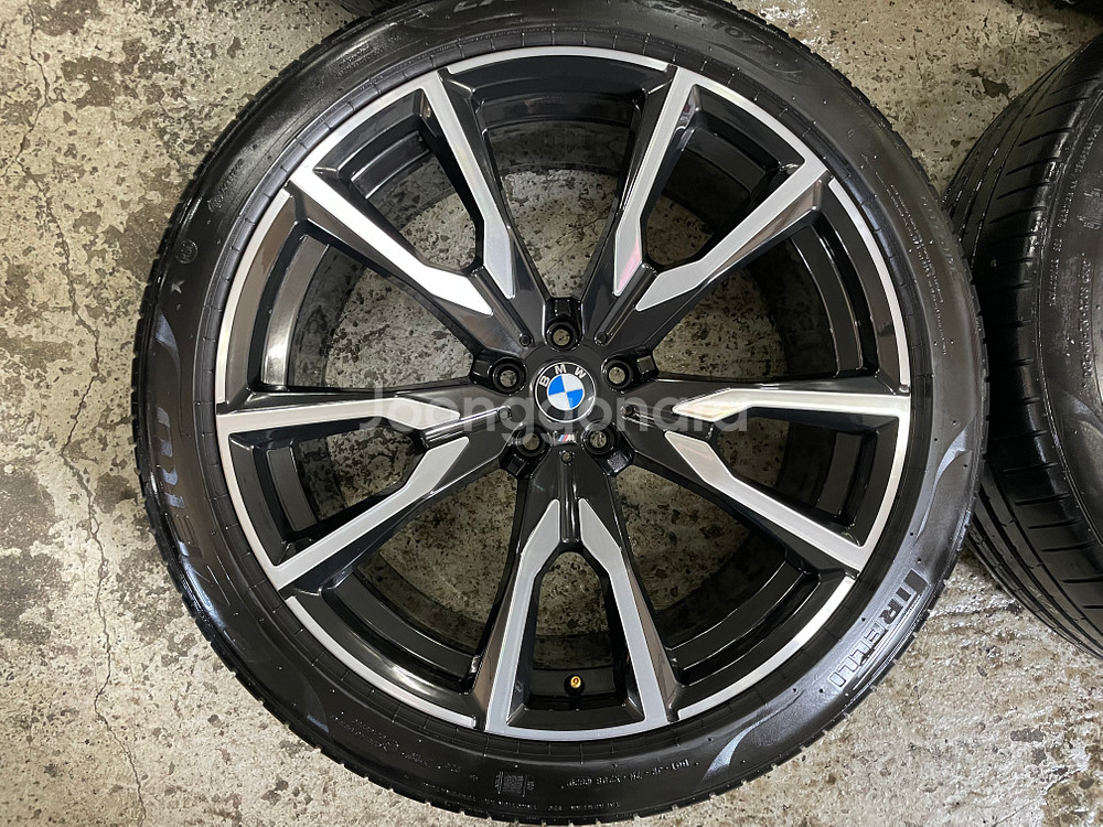 BMW X7 755M 22인치 휠타이어 판매--2