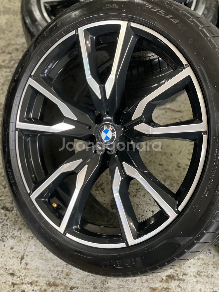 BMW X7 755M 22인치 휠타이어 판매--5