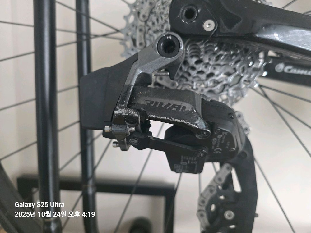 트리곤 다크니스 axs 스램 무선구동 로드 완차 이미지