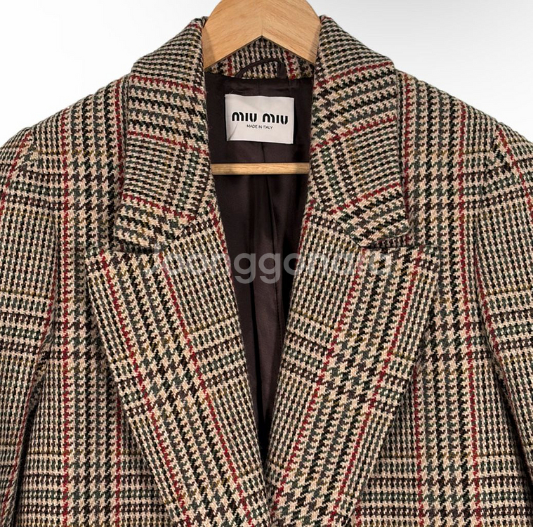 [36] 미우미우 여성 백로고 울 플래드 오버사이즈 체크 롱 코트 러스트--2