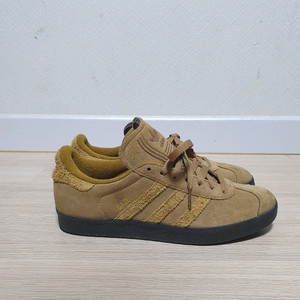 아디다스 가젤 스웨이드 브라운 스니커즈 250