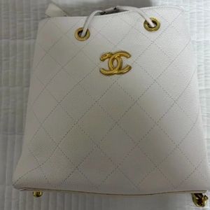 샤넬 퀼팅 버킷백