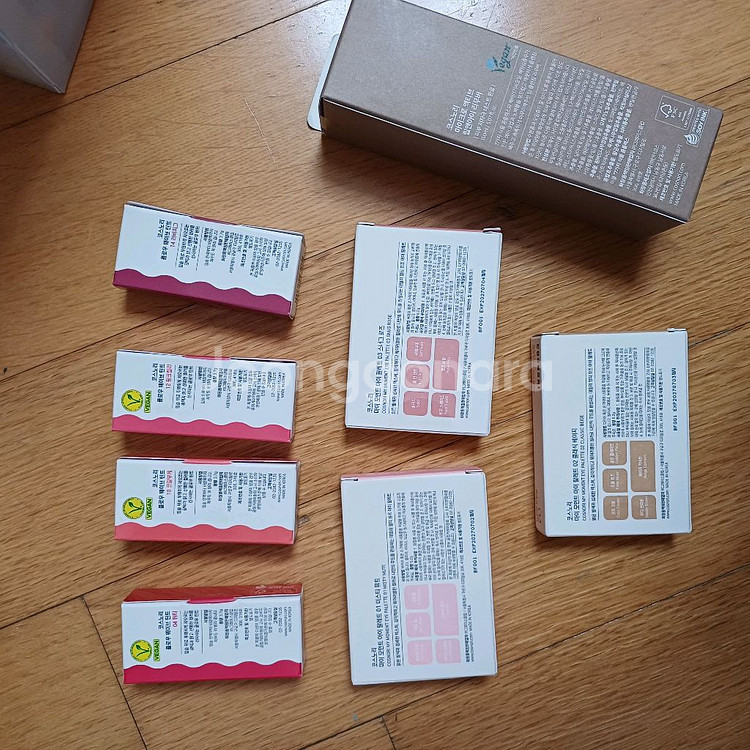 (미개봉) 코스노리 메이크업 제품 8개 모두본품 일괄--1