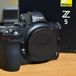 니콘 Z5 판매 (민트급)