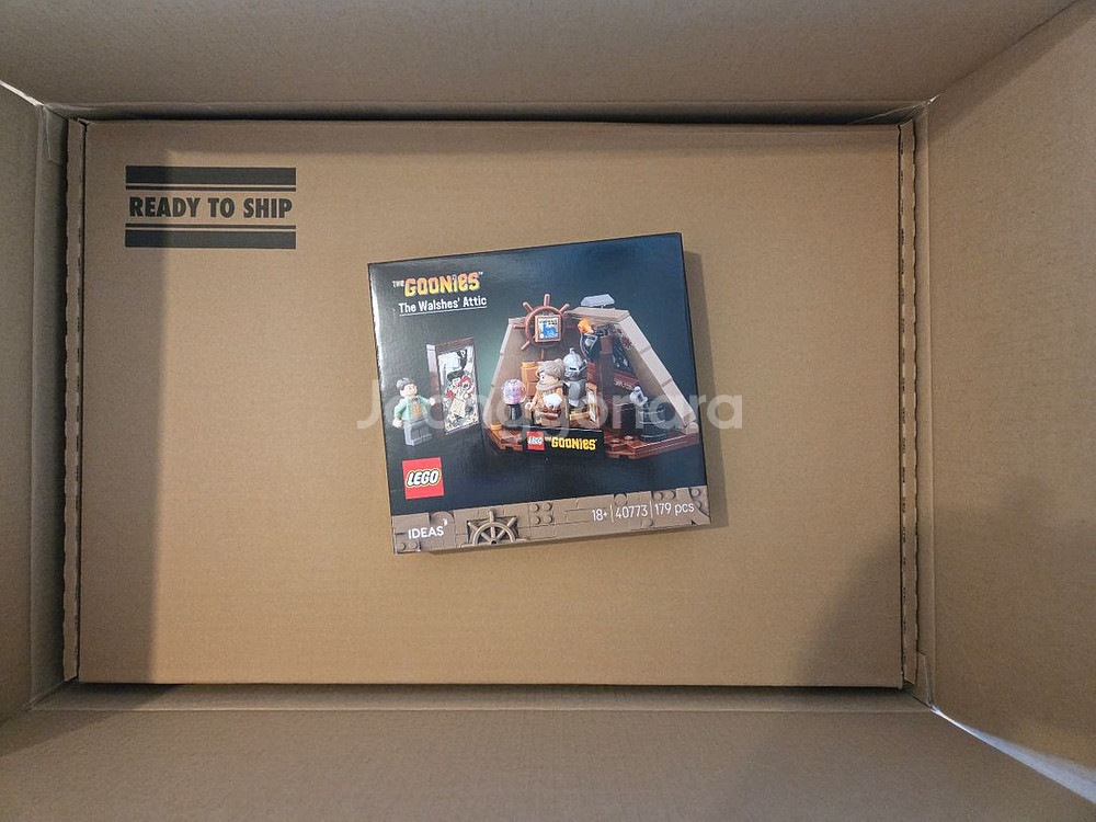 레고 아이디어 21363 구니스 + 40773 구니스: 월시의 다락방--0