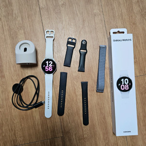 갤럭시 워치5 44mm wifi 화이트