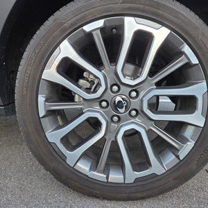 토레스 순정 20인치 휠 판매 합니다