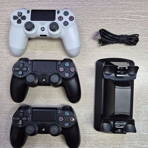 듀얼쇼크4 신형 블랙 , 화이트 , 겜맥 충전거치대