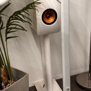 LS50 Wireless ll 스피커+스탠드 세트(2개) 저렴하게 일괄 판매합니다.