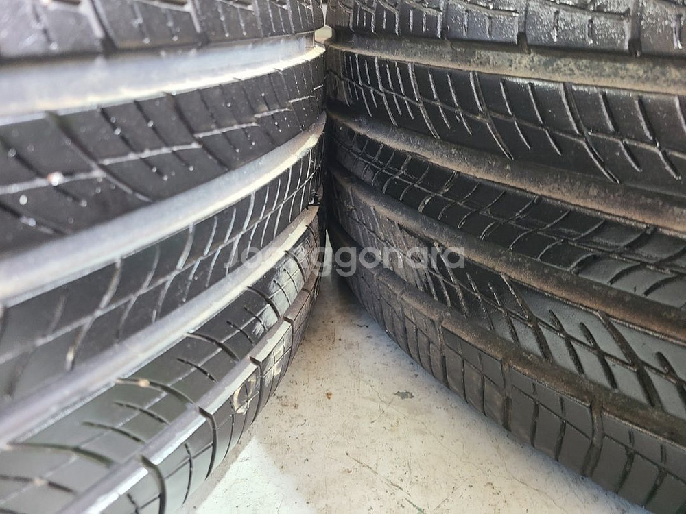 팰리세이드 20인치 블랙유광 휠타이어 팝니다--6