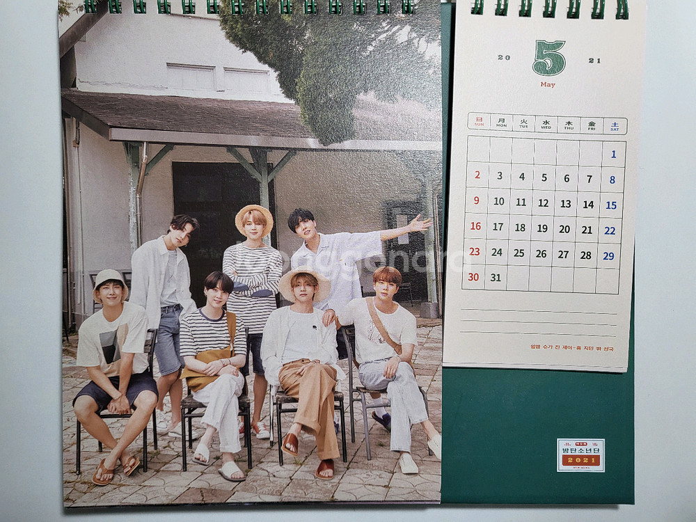 bts 방탄소년단 방탄 시즌그리팅 굿즈 포카 시그 화보--3