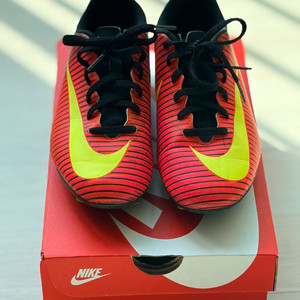 나이키 축구화 235