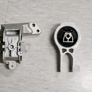 푸조 508 1세대 엔진마운트 2종