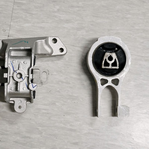 푸조 508 1세대 엔진마운트 2종