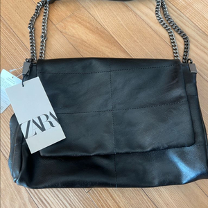 자라 락플랩 체인 새상품