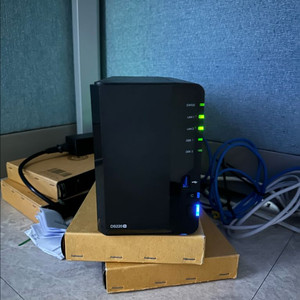 시놀로지 220+ NAS + WD 18TB 하드디스크