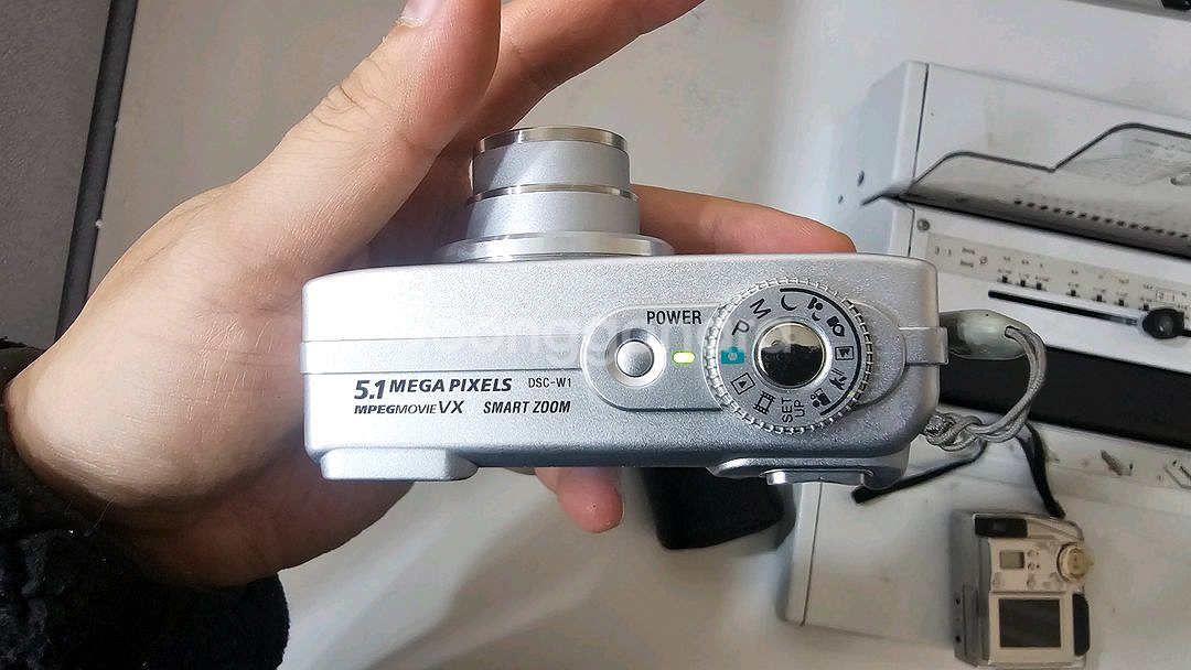 소니 사이버샷 3x dsc-w1--2