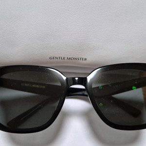 젠틀몬스터 리릿 선글라스
