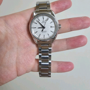 오메가 씨마스터 아쿠아테라 구형 양각흰판 팝니다.