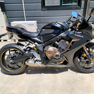 22년식 혼다 CBR 650R 블랙 판매