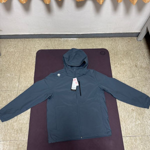 [새상품]데상트 바람막이