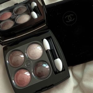 새상품)샤넬섀도우 202 띠쎄 카멜리아