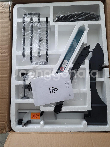 마끼다 슬라이딩각도 절단기 LH1201FL 12인치--1