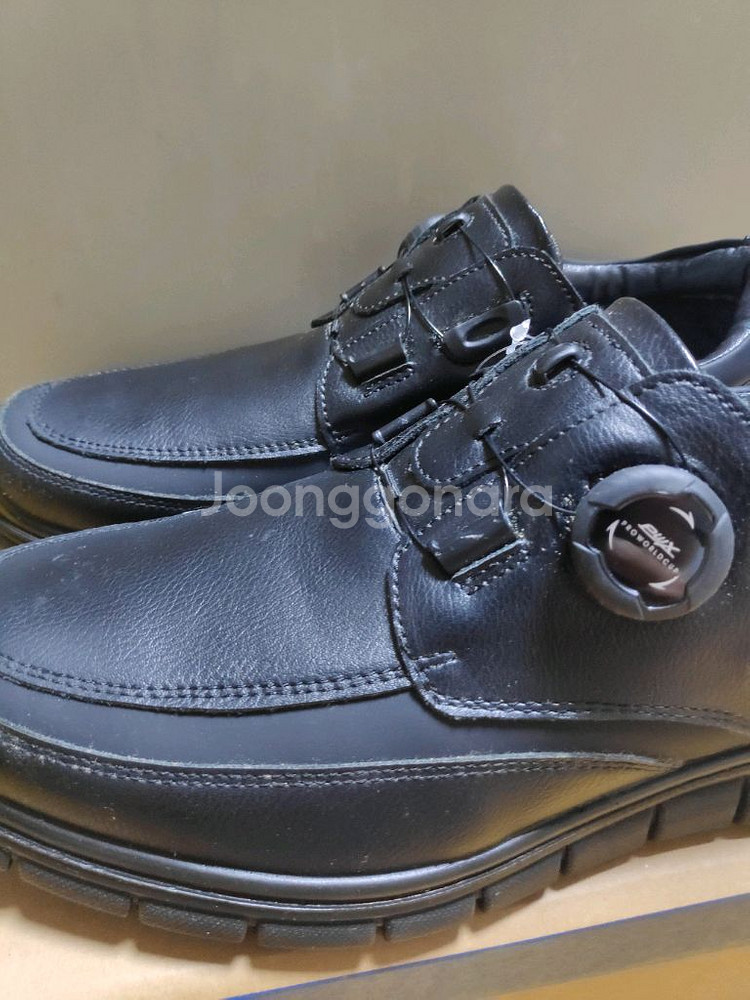 (새상품)방한화 다이얼 운동화 구두스타일 265사이즈--3