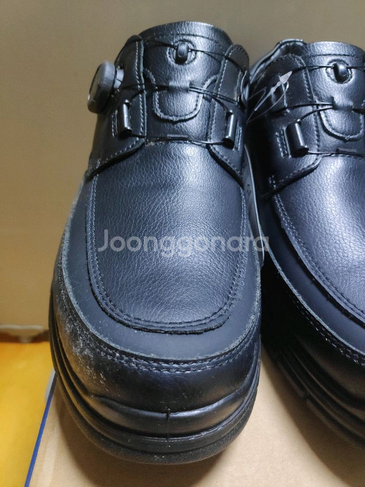 (새상품)방한화 다이얼 운동화 구두스타일 265사이즈--5