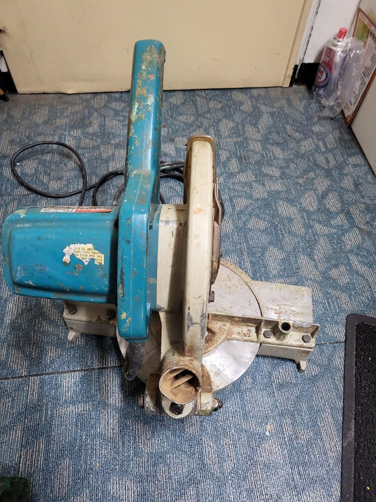 마끼다10인치 1030각도절단기--1