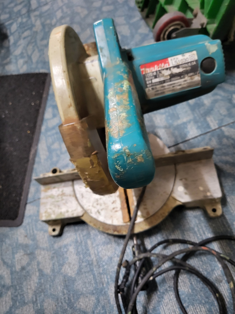 마끼다10인치 1030각도절단기--3