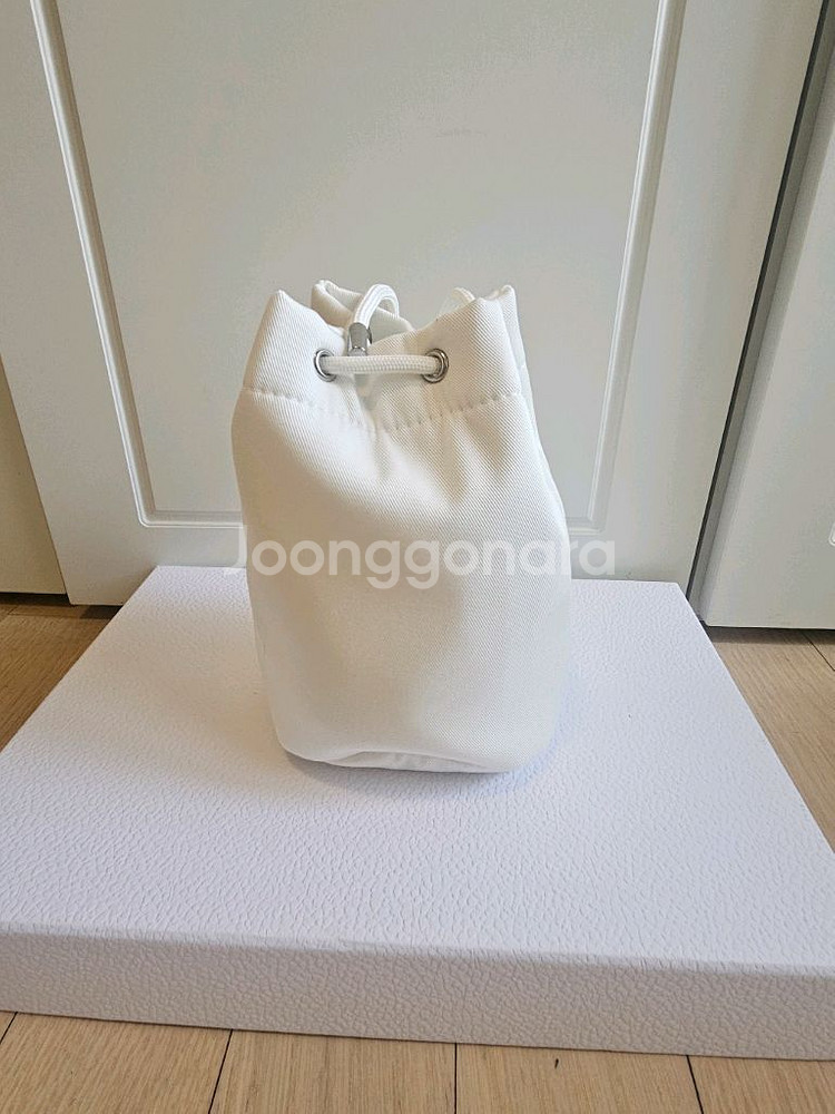 디올 뷰티 미니 버킷 파우치--2