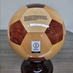 [명품 골동품] 2002 한일 월드컵 기념 제10대 최규하 대통령 축구공 나무 조각상