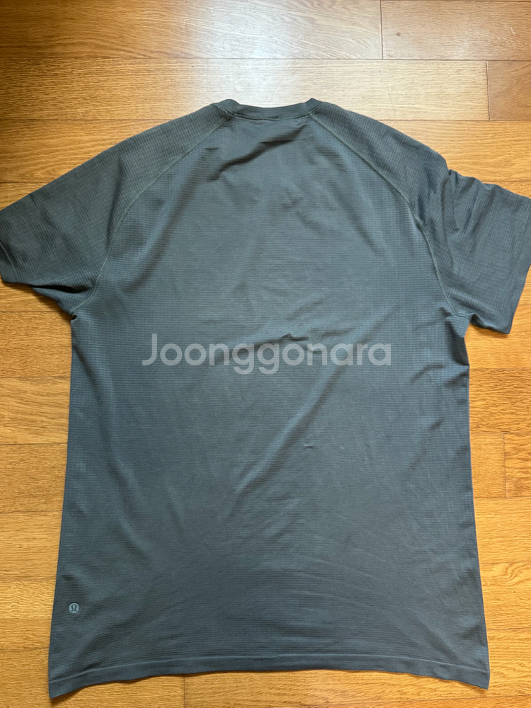 메탈 벤트 테크 숏슬리브 셔츠--2