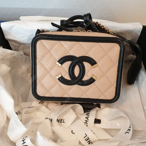 샤넬 코스메틱 베이지 희귀