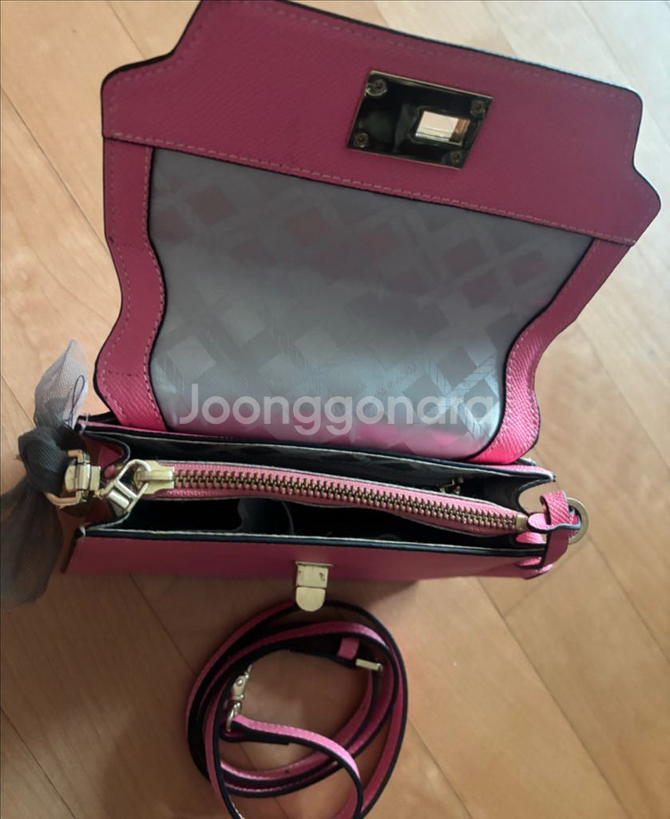 사만사타바사 숄더백 팝니다--3