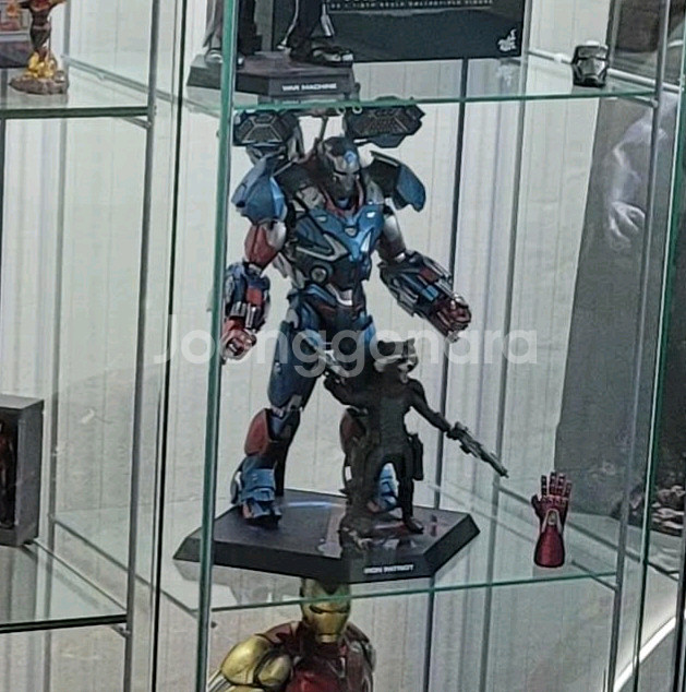 핫토이 아이언 패트리어트 판매합니다--3