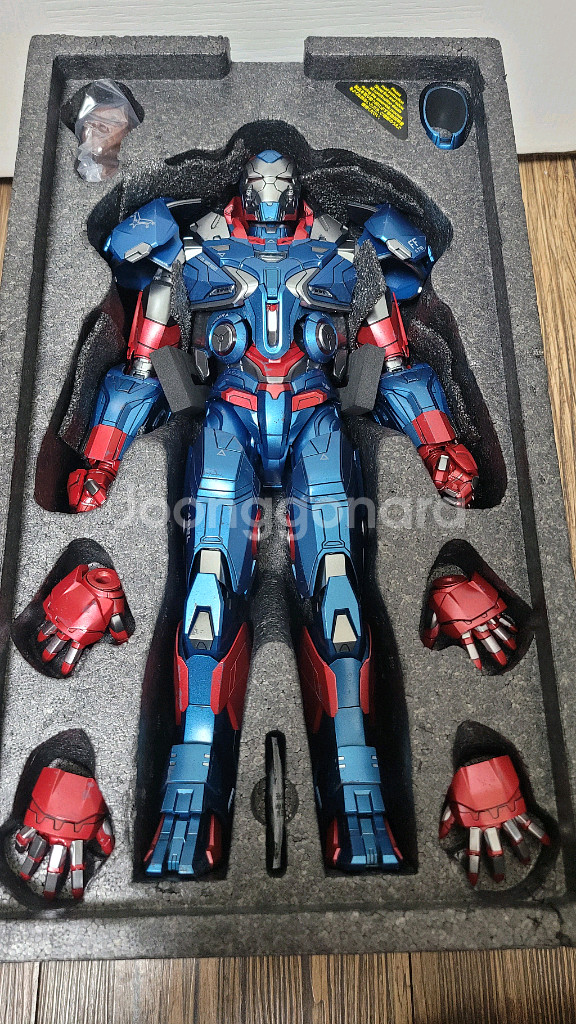 핫토이 아이언 패트리어트 판매합니다--1